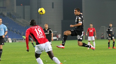 שמעון הרוש מול ממאדו צ´אם (רדאד ג´בארה) שמעון הרוש מול ממאדו צ´אם (רדאד ג´בארה)