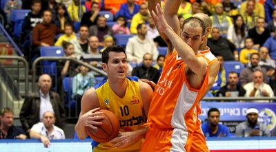 פניני מול טפירו. הצהובים לא הצליחו לברוח (שי לוי) פניני מול טפירו. הצהובים לא הצליחו לברוח (שי לוי)