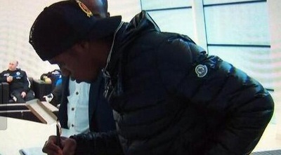 זאהה מגיע לקרדיף זאהה מגיע לקרדיף