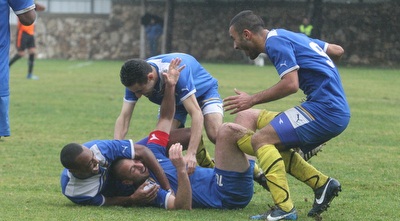 שחקני מעלות חוגגים (עמית מצפה)