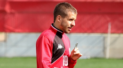 לוקאס סאשה. יפתח בהרכב (רדאד ג´בארה) לוקאס סאשה. יפתח בהרכב (רדאד ג´בארה)