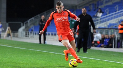 אמיר עגייב עם הכדור (שי לוי)