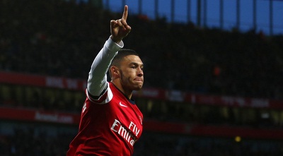 אוקסלייד-צ&acute;מברליין חוגג. זה היה הערב שלו (רויטרס)