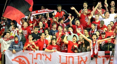 קהל ירושלים. מצפים להשיג מקדמה (משה חרמון)