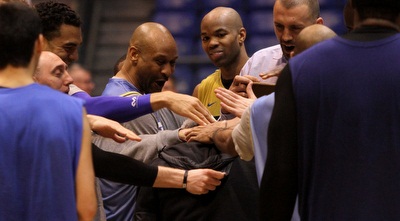 שחקני מכבי באימון. יצפו בהם בניגוד להנחיות מבקר המדינה (חגי ניזרי)