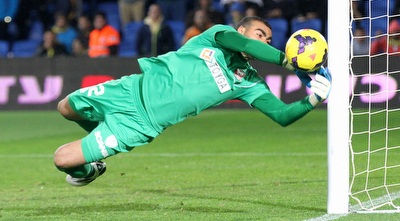 קנדיל. &qout;הוא לא רק שוער ברמה גבוהה, הוא גם אדם טוב&qout; (רדאד ג´בארה)