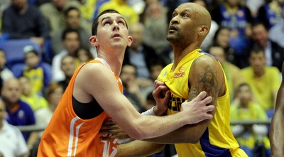 דווין סמית&acute; מול ג&acute;ייק כהן (יניב גונן)