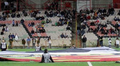 היציעים הריקים באיטצדיון הי&qout;א (יניב גונן)