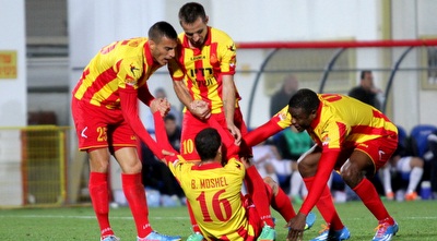 שחקני אשדוד חוגגים (יניב גונן)