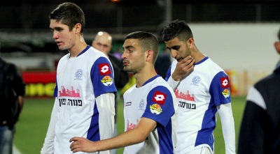 שחקני מכבי פ&qout;ת מאוכזבים בסיום (יניב גונן)
