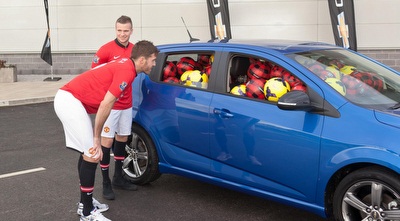 קריק סופר את הכדורים ברכב