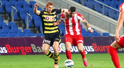 עומר צלישר  נאבק בערן מלכין (שי לוי)