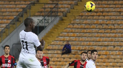 מנגה נוגח לרשת (עמית מצפה) מנגה נוגח לרשת (עמית מצפה)