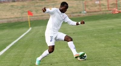 אוסיי מאוולי עם הכדור (חגי ניזרי)