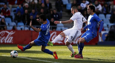 קרים בנזמה בועט (רויטרס) קרים בנזמה בועט (רויטרס)