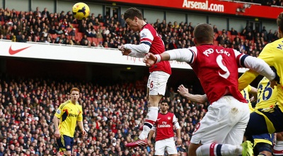 קוסיילני נוגח פנימה (רויטרס)