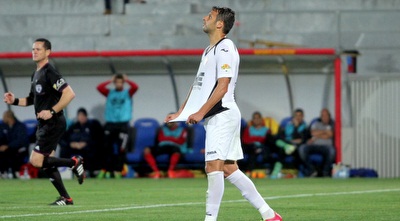 אסי בלדוט מאוכזב אחרי החמצת הפנדל (יניב גונן)