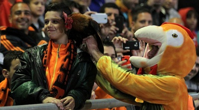 הקמע מציג את התרנגול (רדאד ג´בארה)