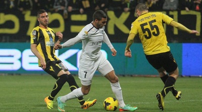 עבאד מול קפילוטו וחדד. &qout;חלוץ העתיד&qout; (עמית מצפה)