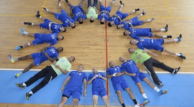 שחקני חולון סוגרים מעגל (ONE) שחקני חולון סוגרים מעגל (ONE)