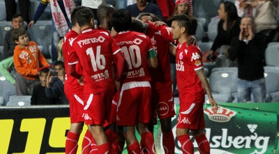 גליינור פלט חוגג עם חבריו (חגי ניזרי)