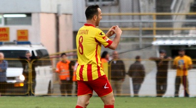 גיא צרפתי חוגג (חגי ניזרי) גיא צרפתי חוגג (חגי ניזרי)