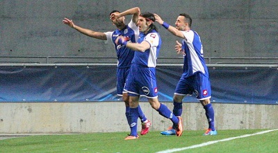 שחקני פ&qout;ת חוגגים יתרון מהיר (משה חרמון)