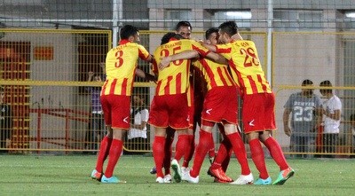 שחקני אשדוד חוגגים. החזירו את היתרון (חגי ניזרי) שחקני אשדוד חוגגים. החזירו את היתרון (חגי ניזרי)