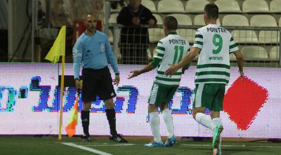 שחקני חיפה באים בטענות לקוון (עמית מצפה)