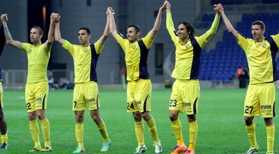 שחקני מכבי חוגגים (יניב גונן)