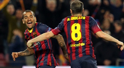 אינייסטה ואלבס חוגגים (רויטרס)