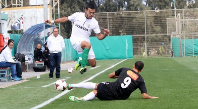 עדי קונסטנטינוס מול נור ביסאן (חגי ניזרי)