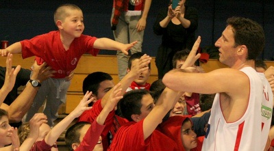 גרין מודה לקהל. רוצה לחגוג גם מול הרוסים (משה חרמון)