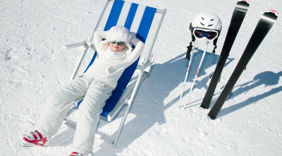 מנוחת גולשת הסקי