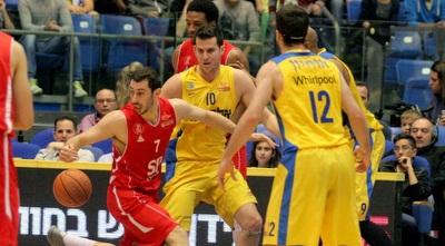 אריאלי מול פניני (משה חרמון) אריאלי מול פניני (משה חרמון)