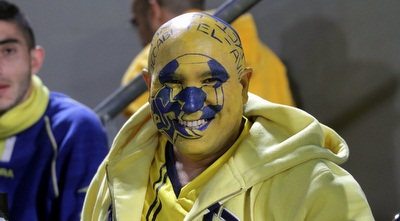 אוהד מכבי ת&qout;א באווירה פורימית (יניב גונן)