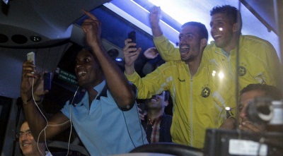 שחקני מכבי חוגגים (יניב גונן)