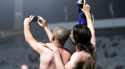 בדש ובן חיים מצטלמים (יניב גונן) בדש ובן חיים מצטלמים (יניב גונן)