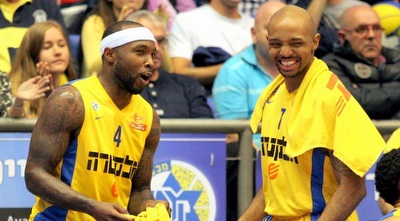 היקמן ורייס מוצאים זמן להתבדח (משה חרמון) היקמן ורייס מוצאים זמן להתבדח (משה חרמון)