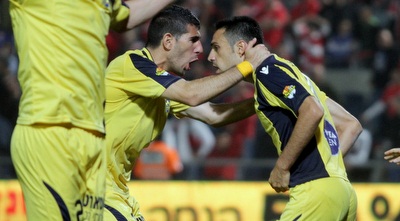 זהבי חוגג (יניב גונן) זהבי חוגג (יניב גונן)