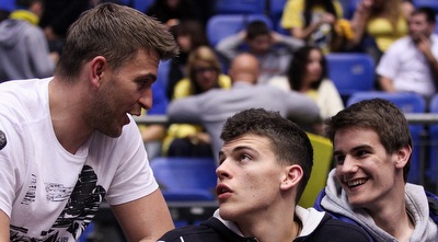 ז´יז´יץ האב והבן עם בנדר (רדאד ג´בארה)