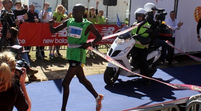 רונלד קורגאט חוצה את קו הסיום (חגי ניזרי)