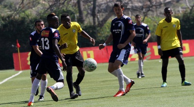 ישראל מוצ´ה עם הכדור (חגי ניזרי)