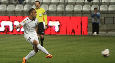 עמאשה בועט. יחזור למכבי חיפה בעונה הבאה (עמית מצפה)