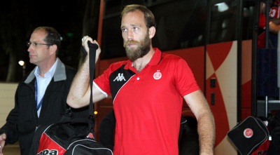 דני עמוס. חוזר לשער (יניב גונן)