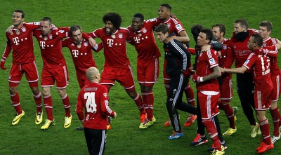 שחקני באיירן חוגגים את האליפות (רויטרס)