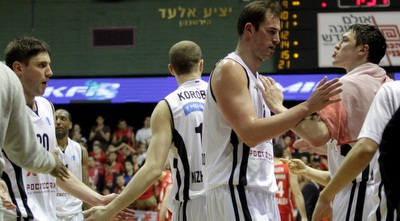 שחקני ניז´ני. יחגגו בסיום? (יניב גונן)