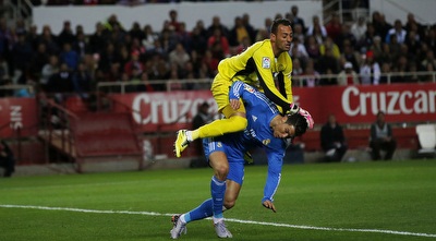 בטו מזנק על רונאלדו (רויטרס)