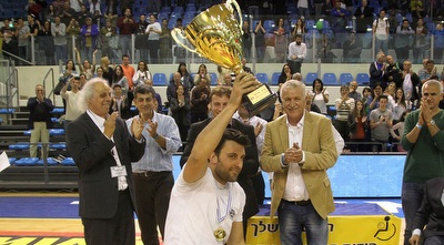 אלון דור און והגביע (רדאד ג´בארה)