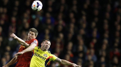 בארדסלי נאבק על הכדור עם ג´רארד (רויטרס)